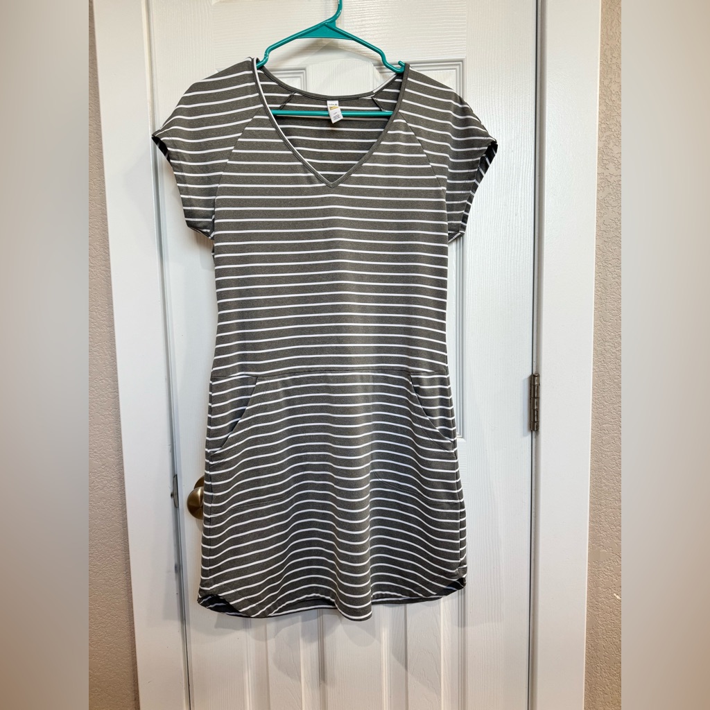 Lole Gray And White Energic Striped Casual Dress